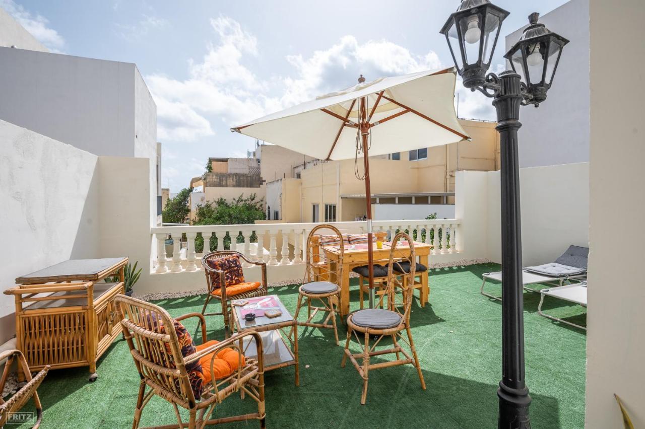 Close To Airport - Private Room With Private Bathroom Adults Only Gudja Exterior foto