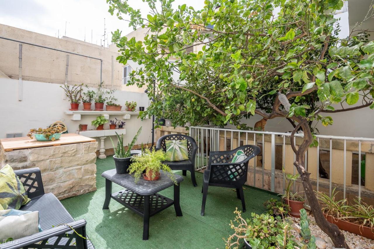 Close To Airport - Private Room With Private Bathroom Adults Only Gudja Exterior foto