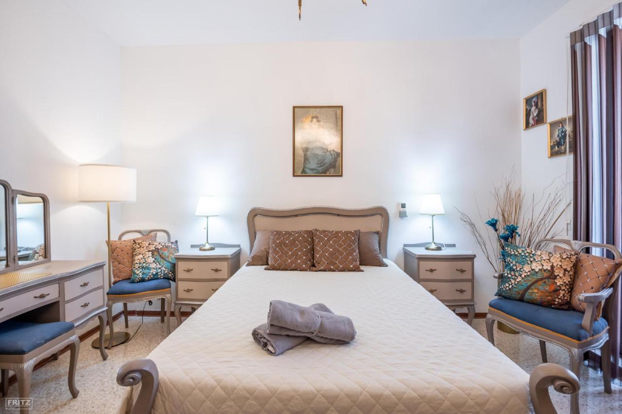 Close To Airport - Private Room With Private Bathroom Adults Only Gudja Exterior foto