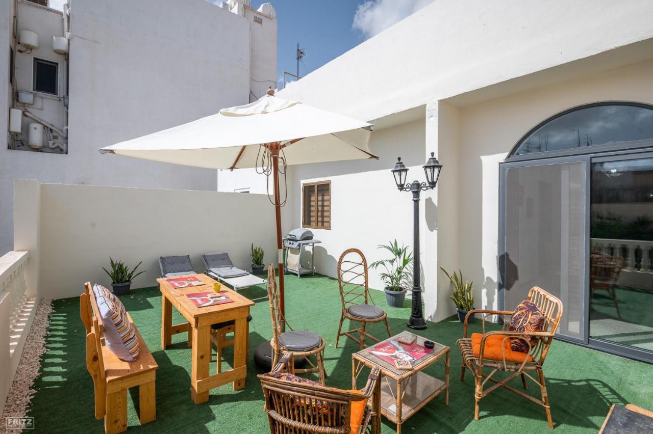 Close To Airport - Private Room With Private Bathroom Adults Only Gudja Exterior foto